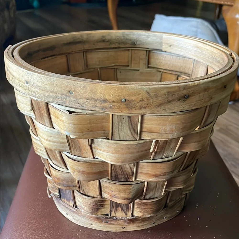 VTG Rustic Brown Woven Basket for plants